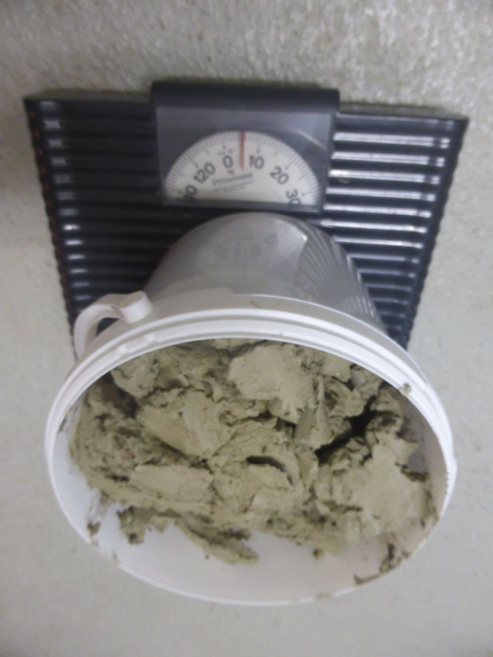 Pâte à modeler: Ton im Eimer ca. 5kg – Neuf (Voir description) à Triengen par Nussbaum14