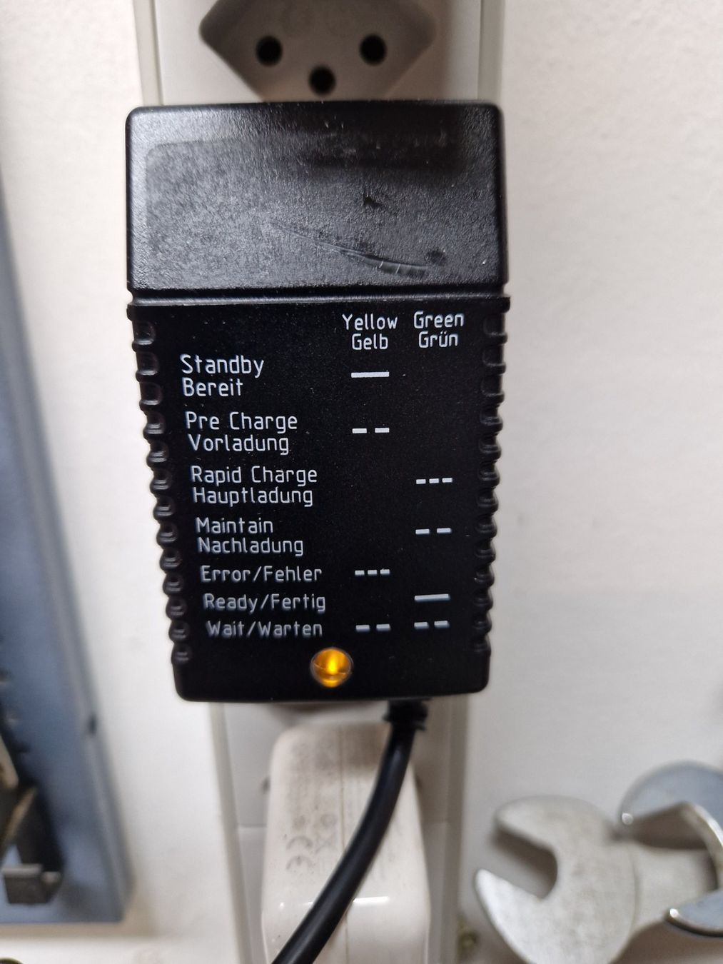 Akkus & Batterien: Li-ION Ladegerät Adapter 12V ohne Stecker – Gebraucht aus Würenlos von Oergeli1