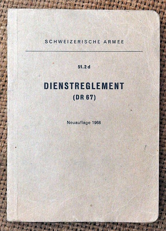 Libri: Dienstreglement DR67 der Schweizer Armee 51.2d - Neuauflage – Usato da Aarau venduto da oldcmp