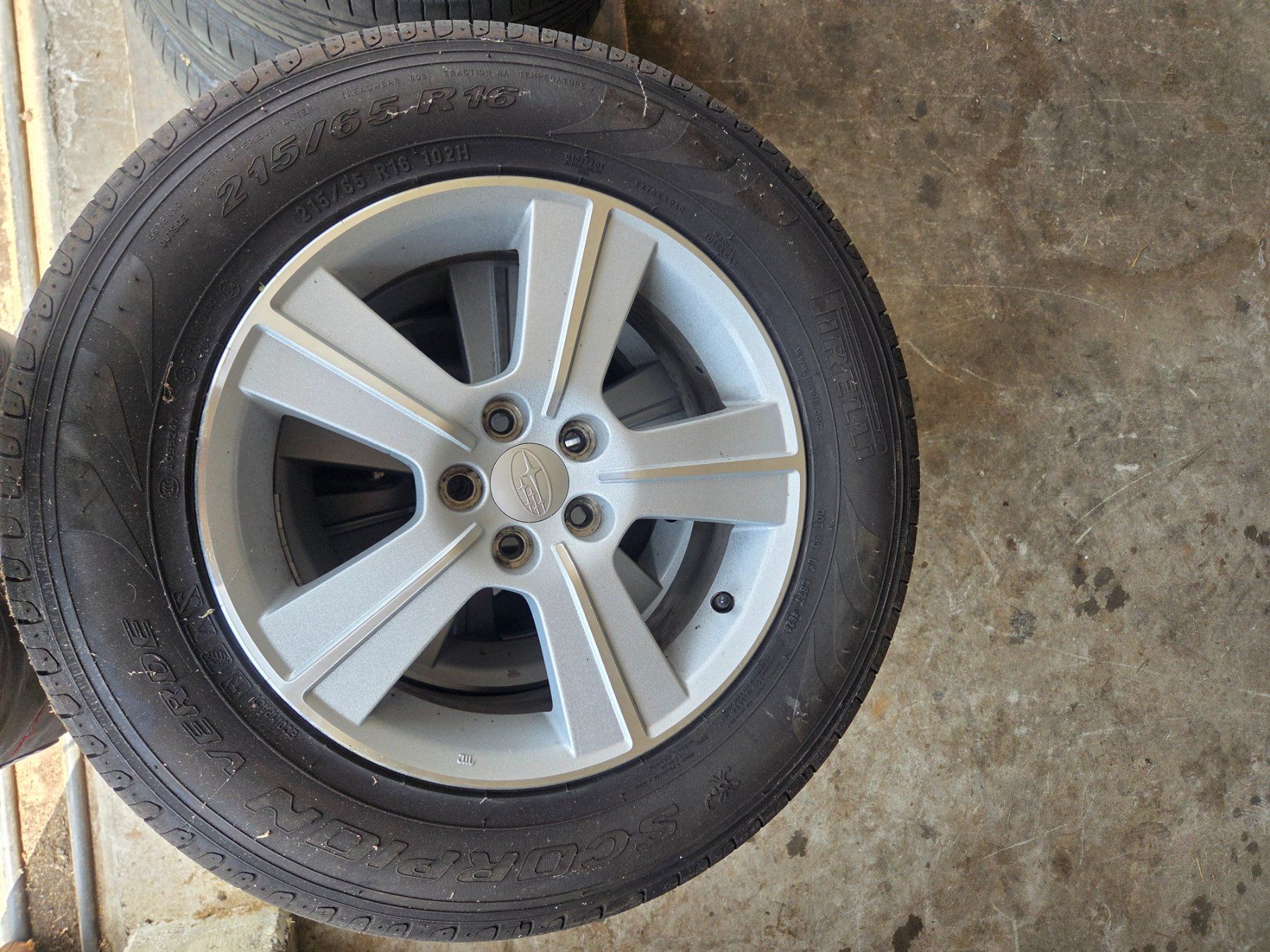 Subaru Pneumatici & Ruote complete: Subaru 215 65 R16 4 Stk – Usato da Menzingen venduto da Thebeat6313 1