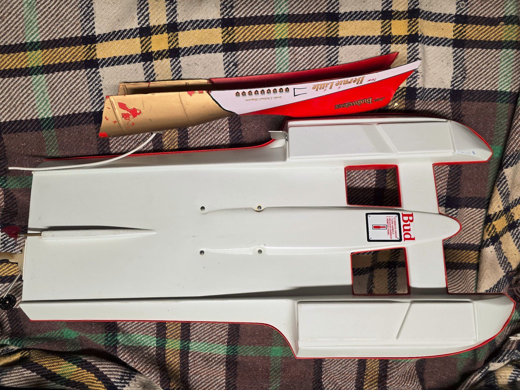Kit di modellismo & Modellini statici: RENNBOOT MODELL / BUDWEISER – Usato da Wald AR venduto da Bossi54 2