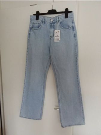 Jeans Stradivarius T40, neufs 