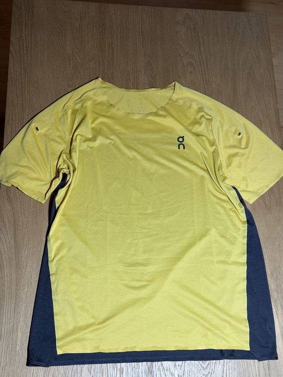 On Performance Laufbekleidung 4x T-Shirt 2x Short Herren XL 5