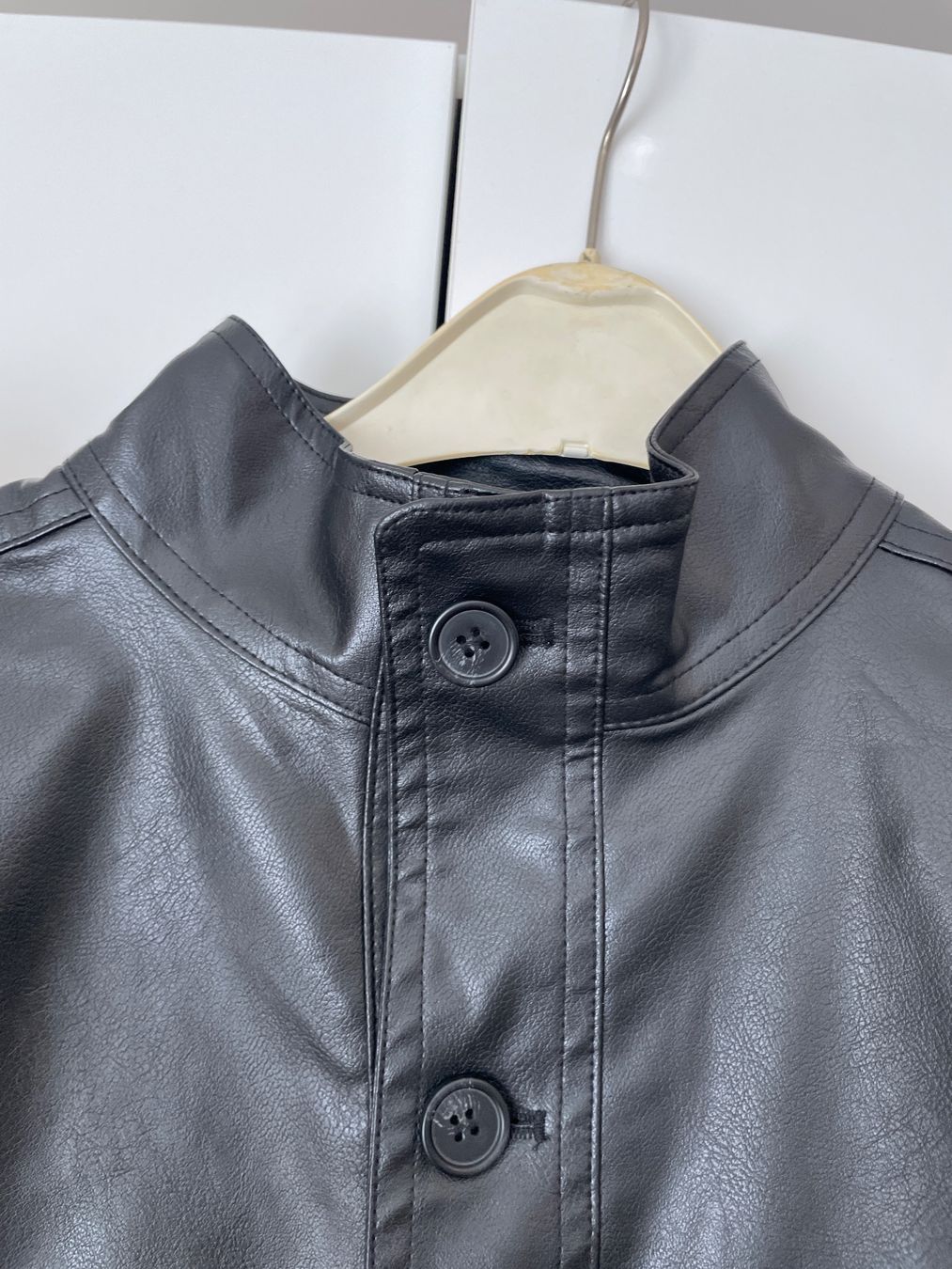 Vestes: schwarze Jacke, Lederoptik – Neuf (Voir description) à St. Gallen par celiinecosta 2