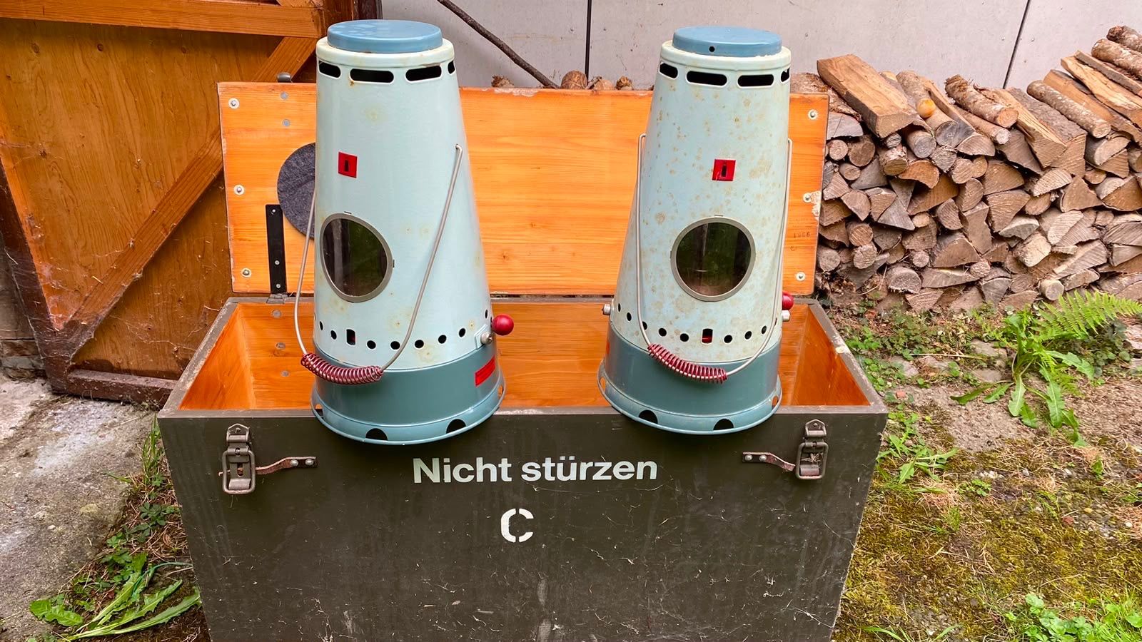 Heizgeräte: Armeekiste mit zwei Turmofen – Gebraucht aus Au von Evalina8 1