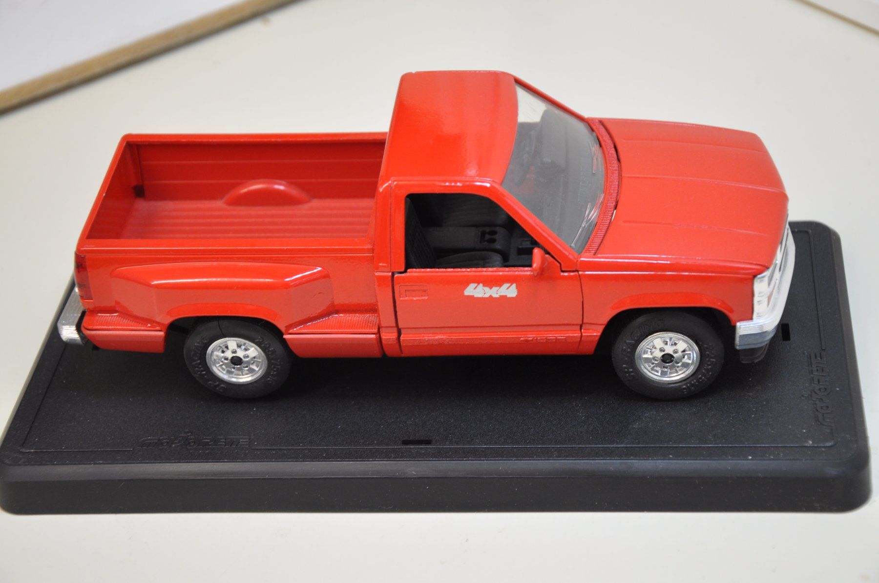 Majorette Modellini d'auto: Chevrolet Silverado – Nuovo e nell'imballaggio originale da Ebnat-Kappel venduto da Aallerlei 3