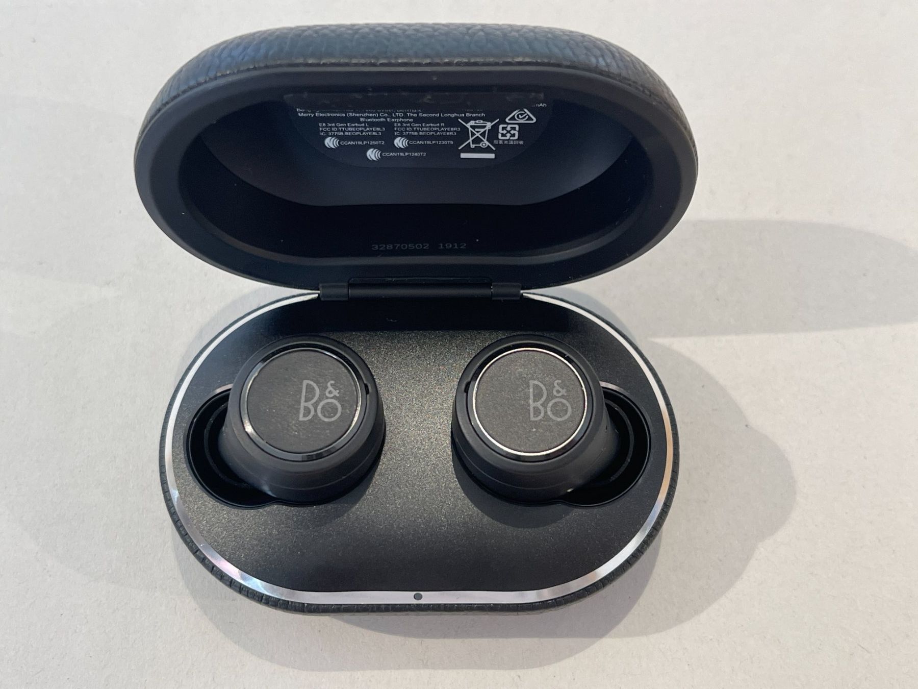 Bang & Olufsen Cuffie: Bang & Olufsen E8 3rd Generation ab CHF 1.-- – Difettoso da Rain venduto da Stouni180 1