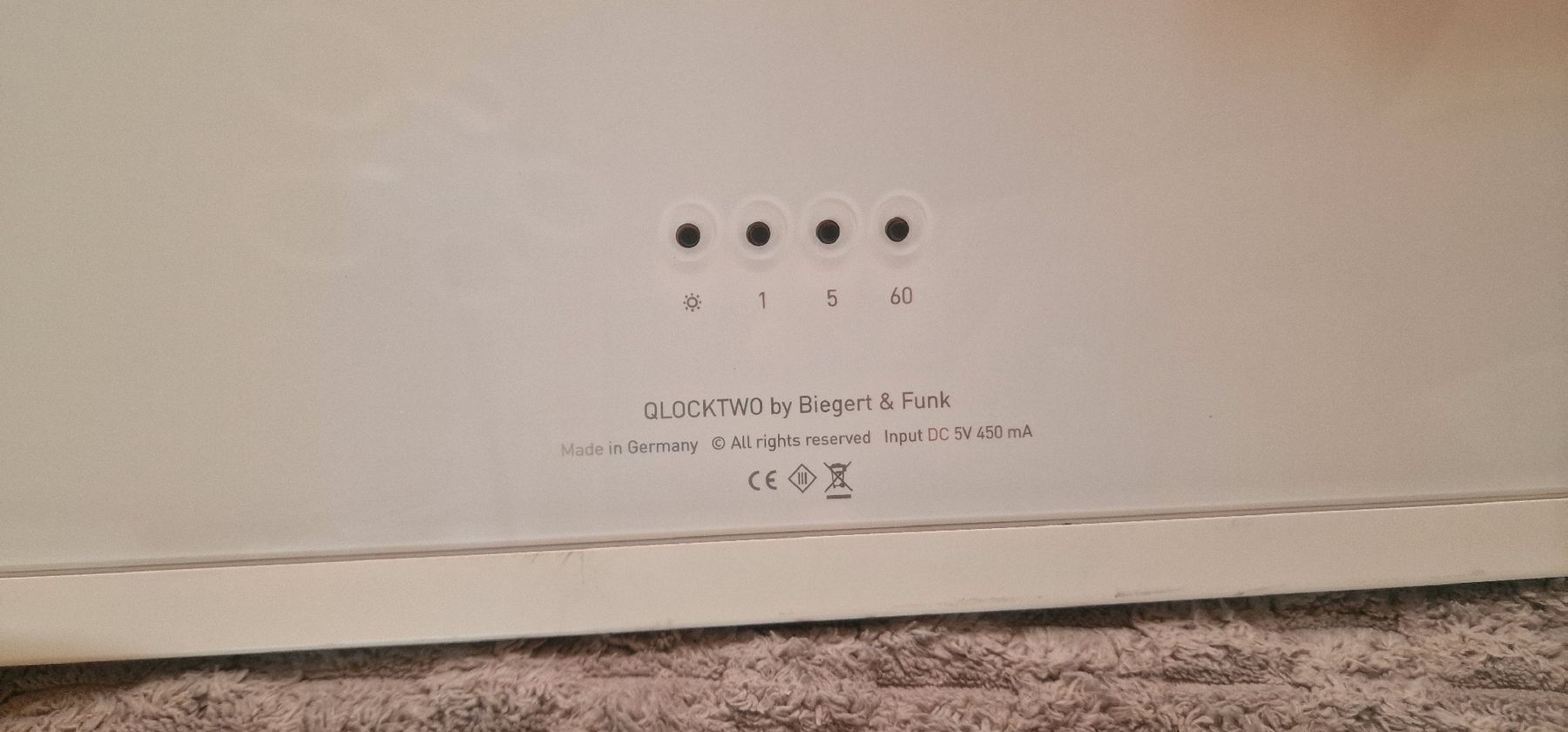Qlocktwo Uhren: Qlocktwo Wortuhr 45x45cm – Gebraucht aus Thörishaus von RoJoJedeBa 2