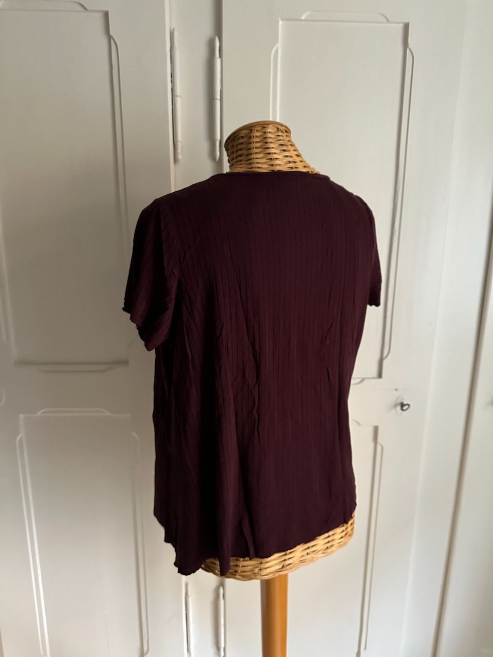 Pull&Bear T-shirt: PULL & BEAR - T-Shirt brombeere M – Usato da Zürich venduto da Diazaio 2