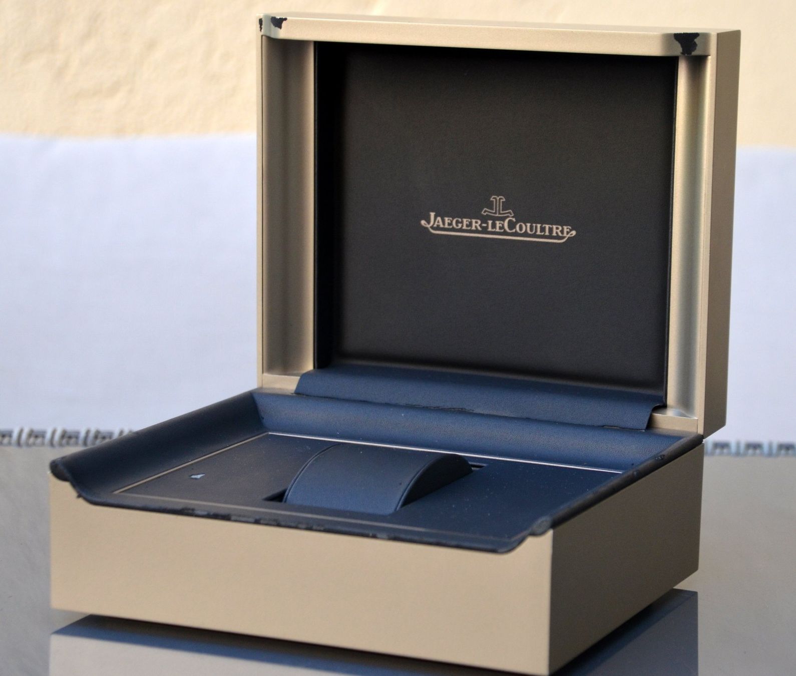 Jaeger-Lecoultre Scatole porta orologi: Uhrenbox / boîte de montre Jaeger-LeCoultre – Usato da Collonges venduto da arashee 1