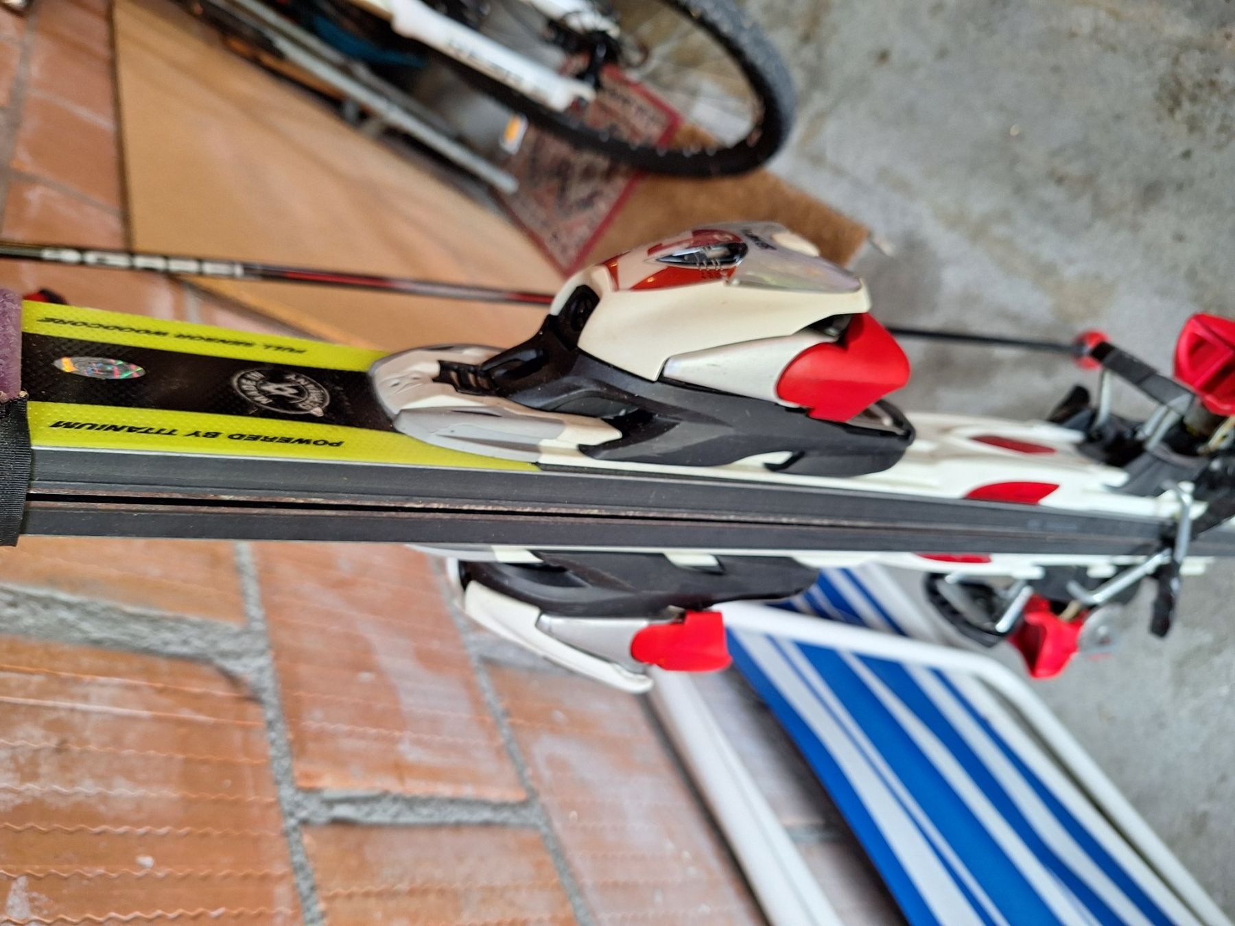 Skis: Völkl Ski mit Stöcken – D'occasion à Ittigen par Michel0120 2