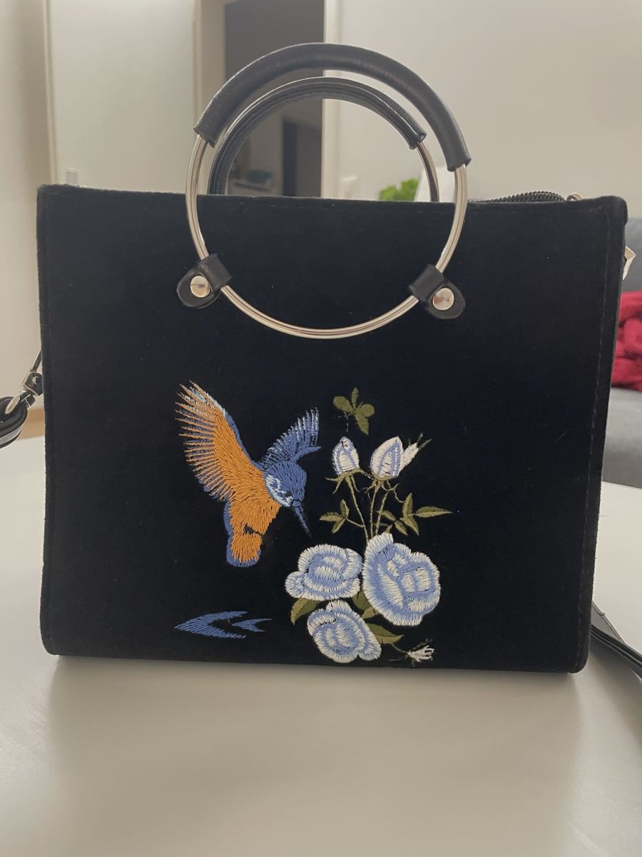 Borse da donna: SCHWARZE HANDTASCHE MIT STICKEREI – Usato da Ziefen venduto da Elar_store 2