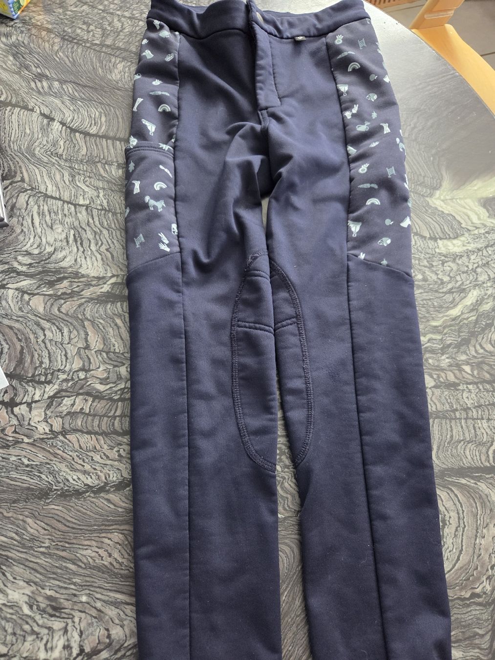 Pantalons: Reithose dunkelblau mit Muster Grösse 140  – D'occasion à Flurlingen par Ferrari14