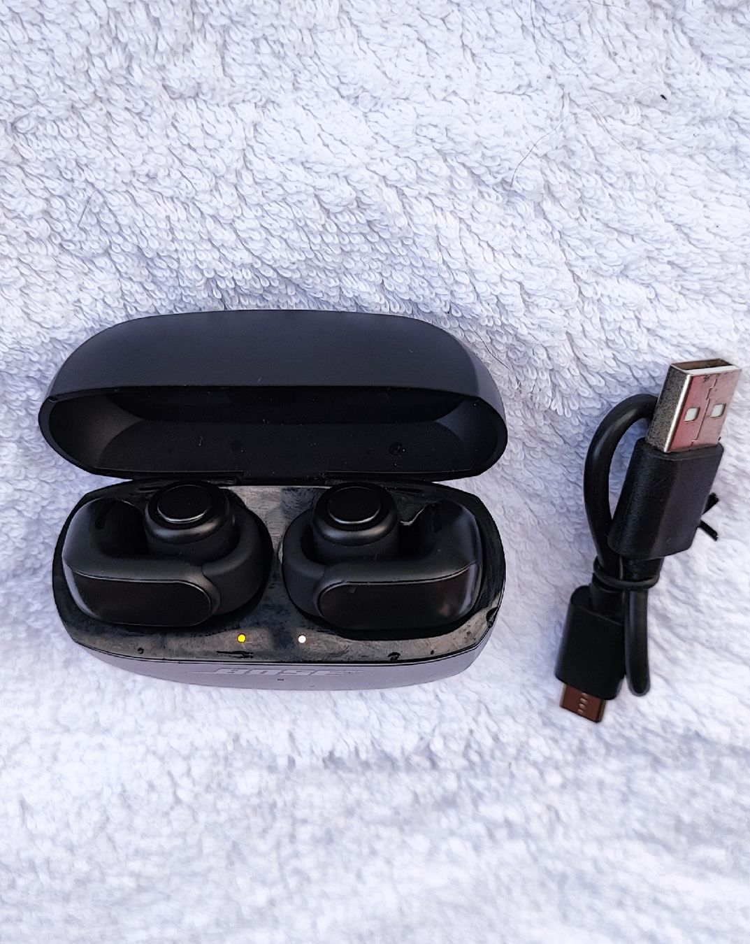 Bose Cuffie: Bose Open-Ear Kopfhörer Ultra Earbuds Schwarz – Usato da Zollikofen venduto da zar_j67f 7