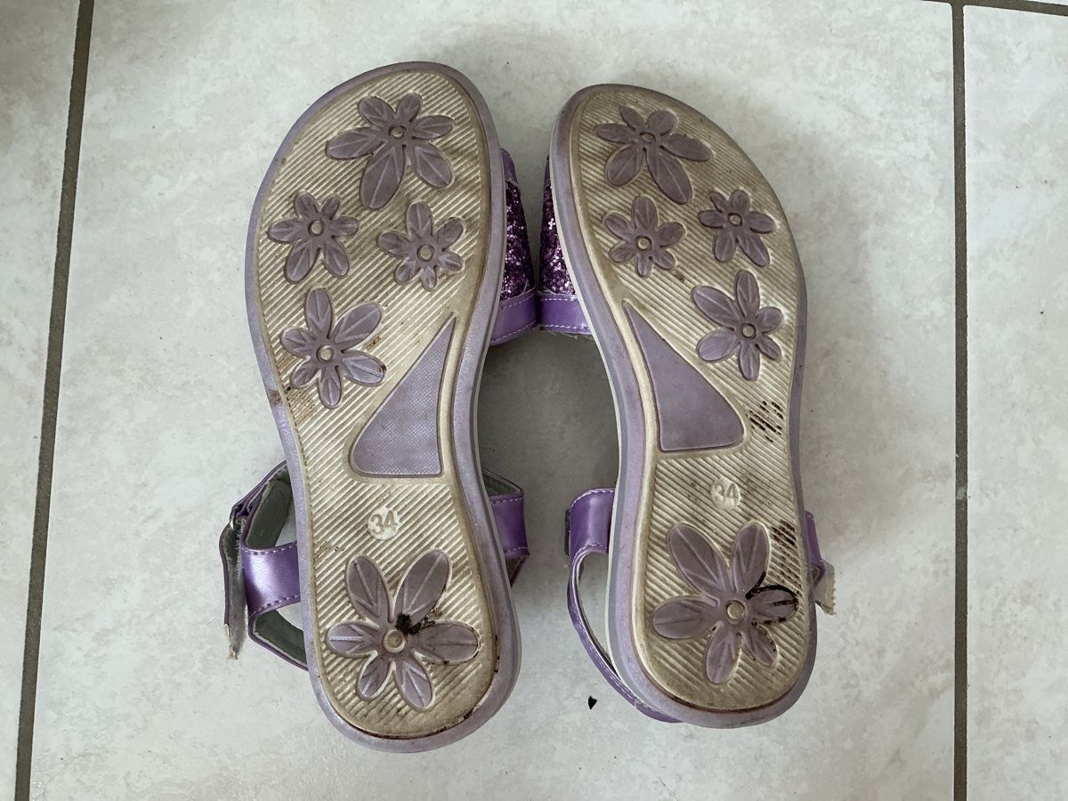 Schuhe für Mädchen: Kindersandalen Grösse 34 – Gebraucht aus Grellingen von gartenzwerg03 1