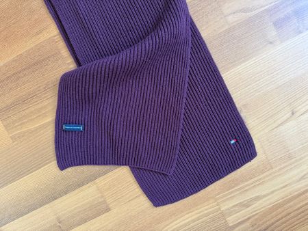 Burgundy Tommy Hilfiger Schal  gerippt guter Zustand
