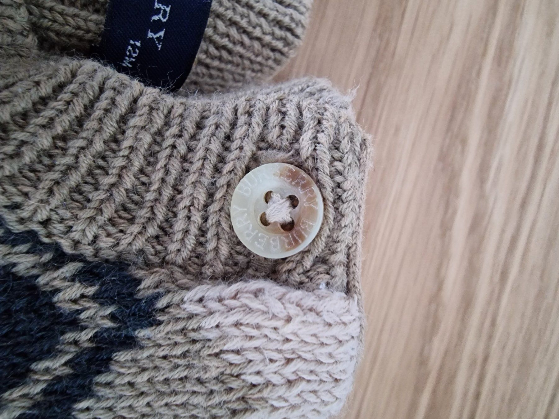 Burberry Pullover & Sweatshirts: Burberry Pulli 12 Mo (ungefähr 80) – Gebraucht aus Seftigen von G00 1