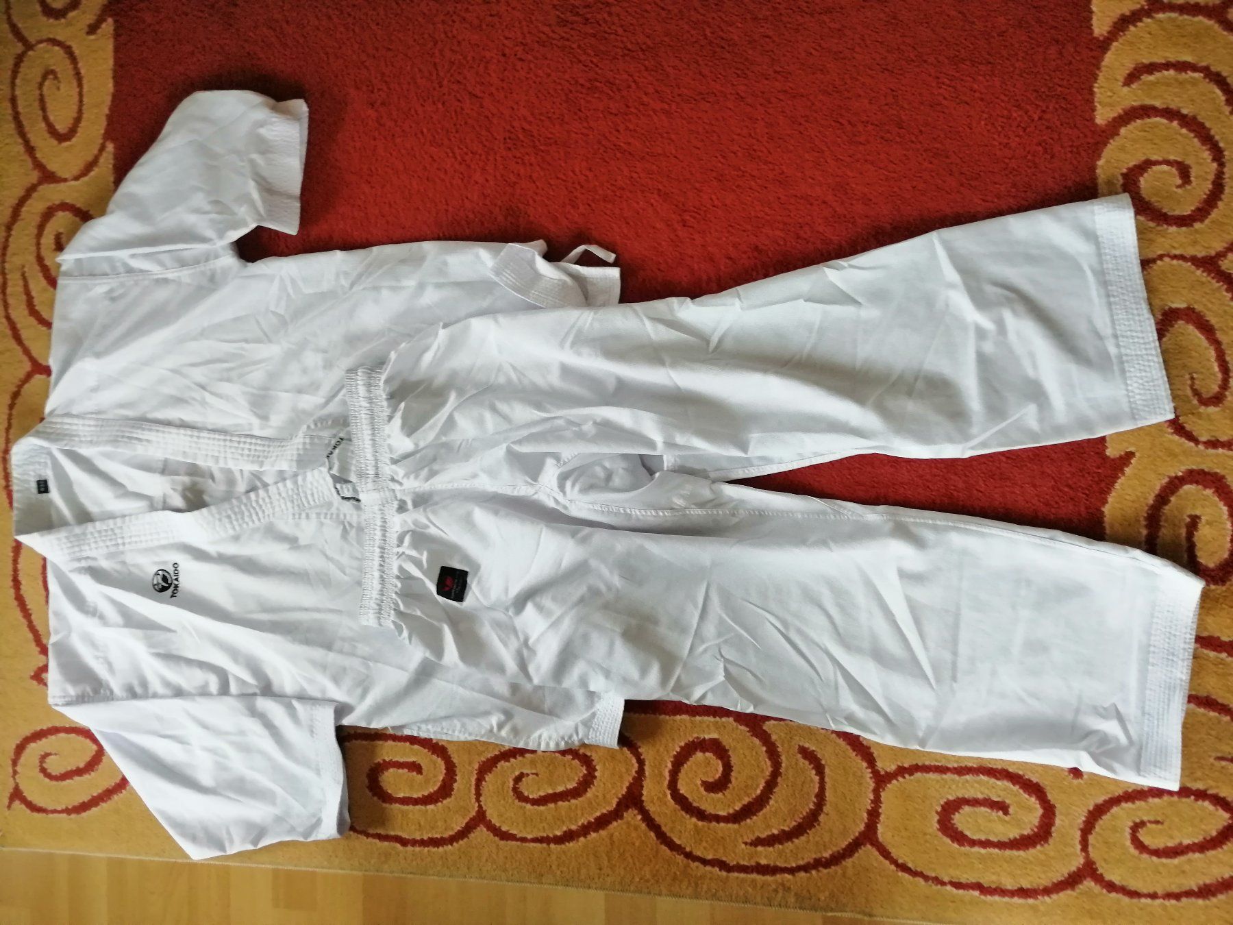Kimonos: Karate Kimono, Grösse 3.5 – D'occasion à Worben par Wizzy