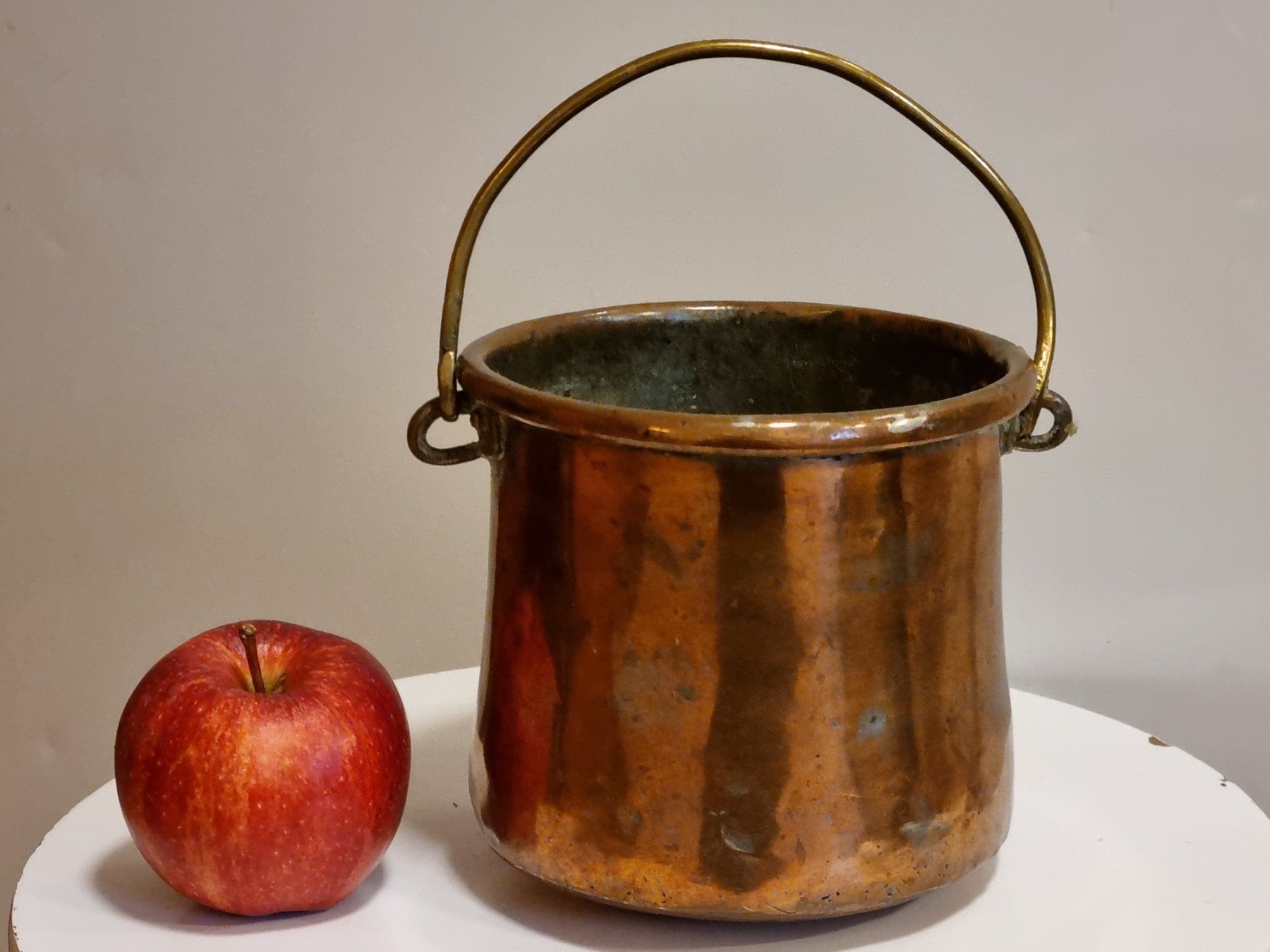 Pentole: Alter Kupferkessel mit Henkel um 1900 – Usato da Scharnachtal venduto da devin03