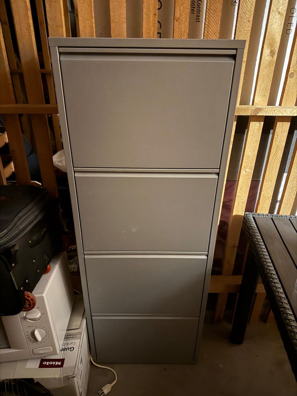 Autoribaltabili: ​Metall-Schuhkipper mit 4 Fächern – Usato da Herisau venduto da meh_lv5l 1