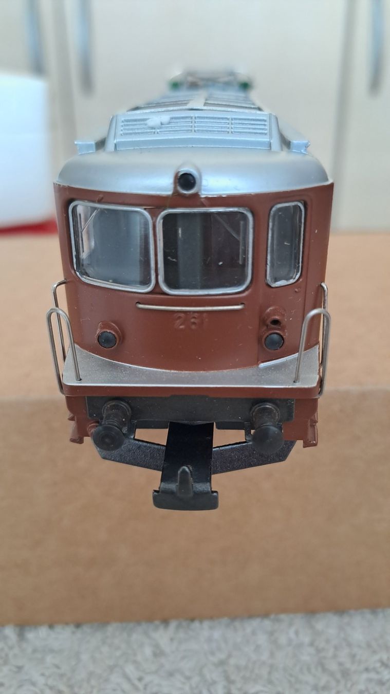 Hag Modellini di ferrovie: HAG 180 BLS Re 4/4 H0 WS/38 – Usato da Winterthur venduto da Riebeli333 3