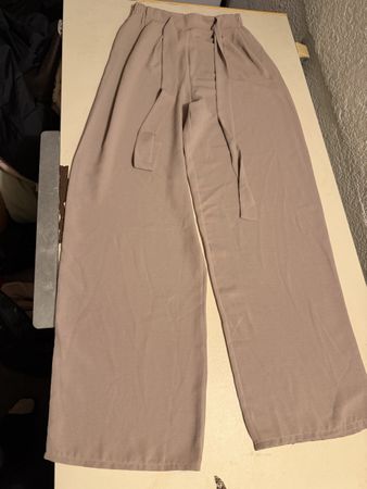 Zara weite Hose mit Bindegürtel beige Grösse M Zustand gut