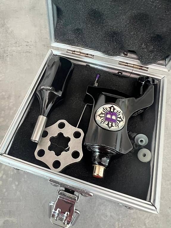 Tous les outils: Tattoo Maschinen – D'occasion à Rümligen par Natasha2 3