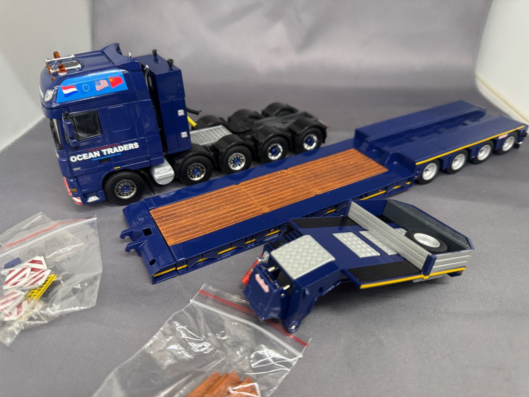WSI Models Kit di modellismo & Modellini statici: WSI 1:50 Ocean Traders Tieflader LKW – Usato da Luzern venduto da aa43modelcars-Luzern 2