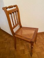 6 intakte sehr schöne antike Stühle mit Geflecht