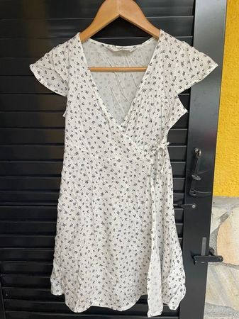 Mädchen Kleid 134  mit Blumen
