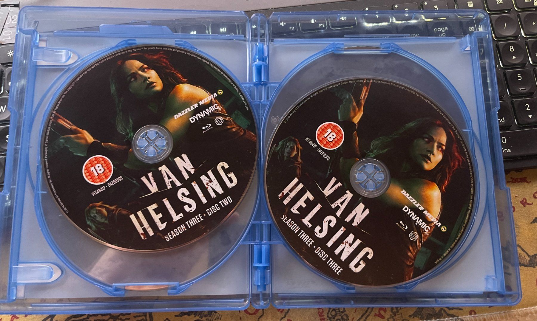 Tutti i DVDs: Van Helsing: Season Three Blu-ray – Usato da Semsales venduto da __Florian__ 4
