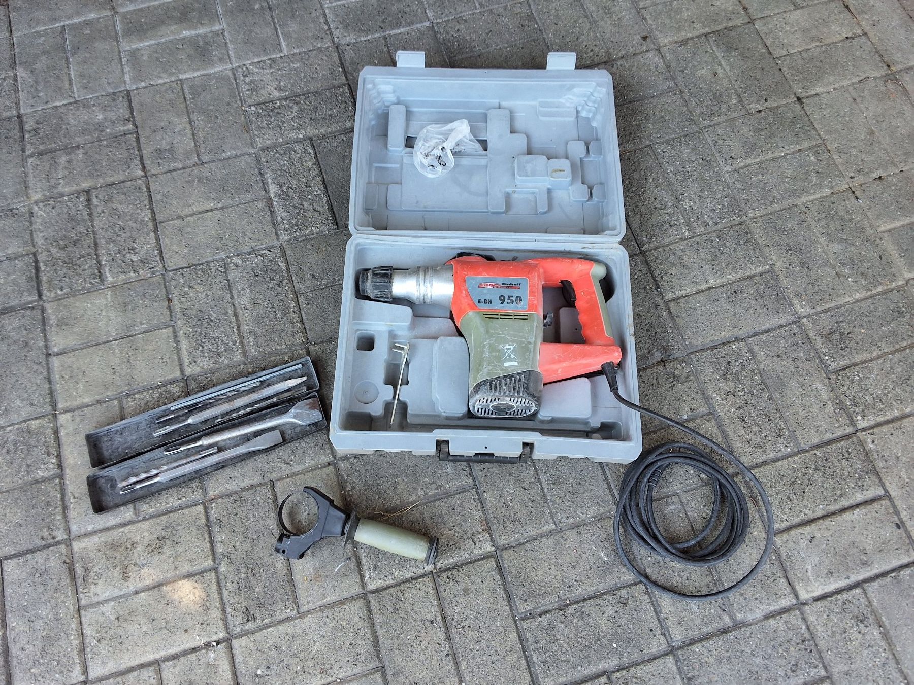 Einhell Trapani: Bohrhammer Einhell E-BH 950 mit Koffer und Zubehör – Usato da Neudorf venduto da max_vvp6