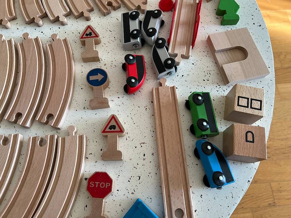 Giocattoli: Holzeisenbahn / Brio kompatible Eisenbahn Set – Usato da Adliswil venduto da bravewolf 2