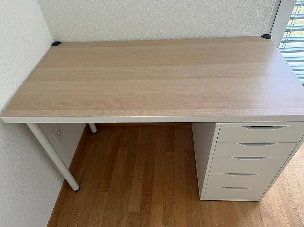 Scrivanie: Bureau et sa chaise – Usato da Corgémont venduto da s.sabaoth