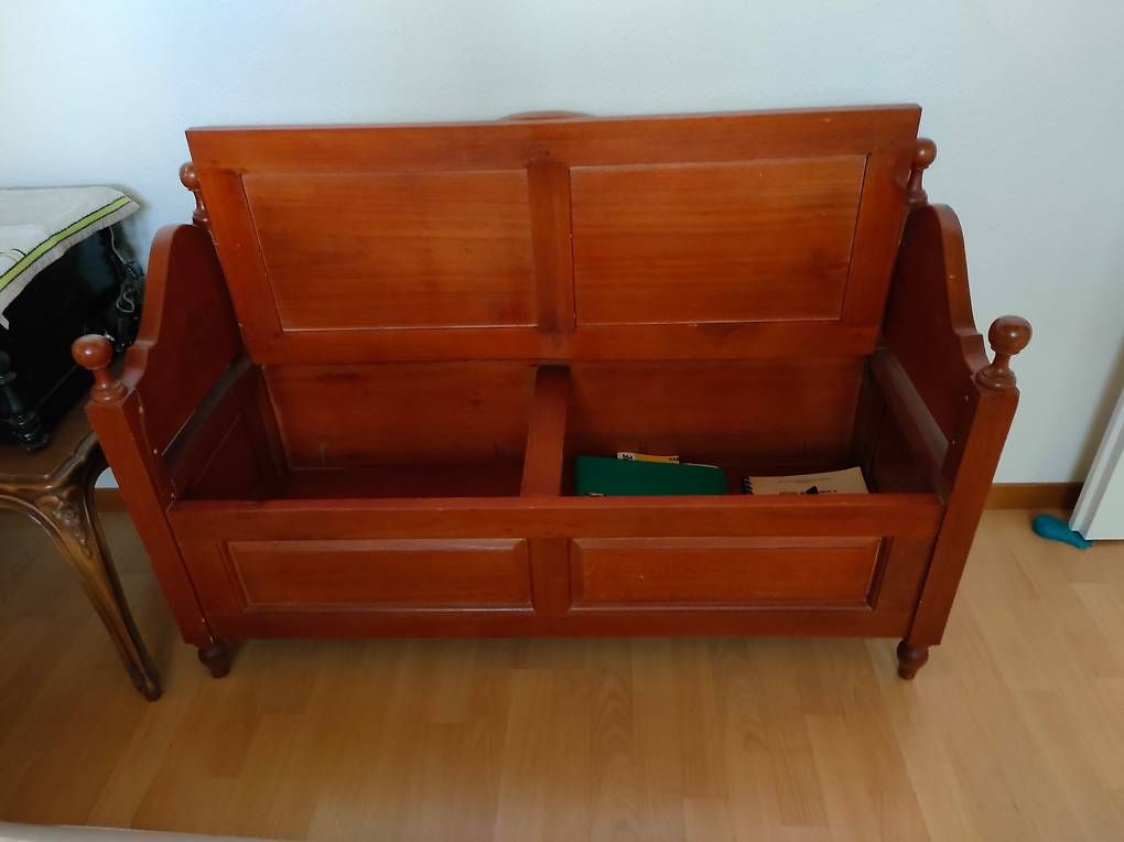 Bänke: Banc avec coffre – Gebraucht aus Montbrelloz von laz_2nsl 1