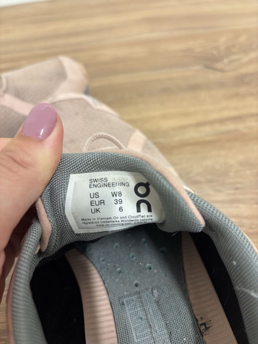 On Scarpe da donna: ON Cloud Damen wasserdicht Grösse 39 gebraucht – Usato da Würenlos venduto da mel_f6qg 3