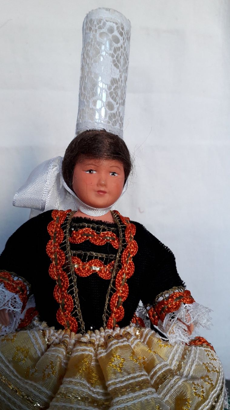 Puppen: 3 Poupées de collection – Gebraucht aus Biel/Bienne von Monhub 1