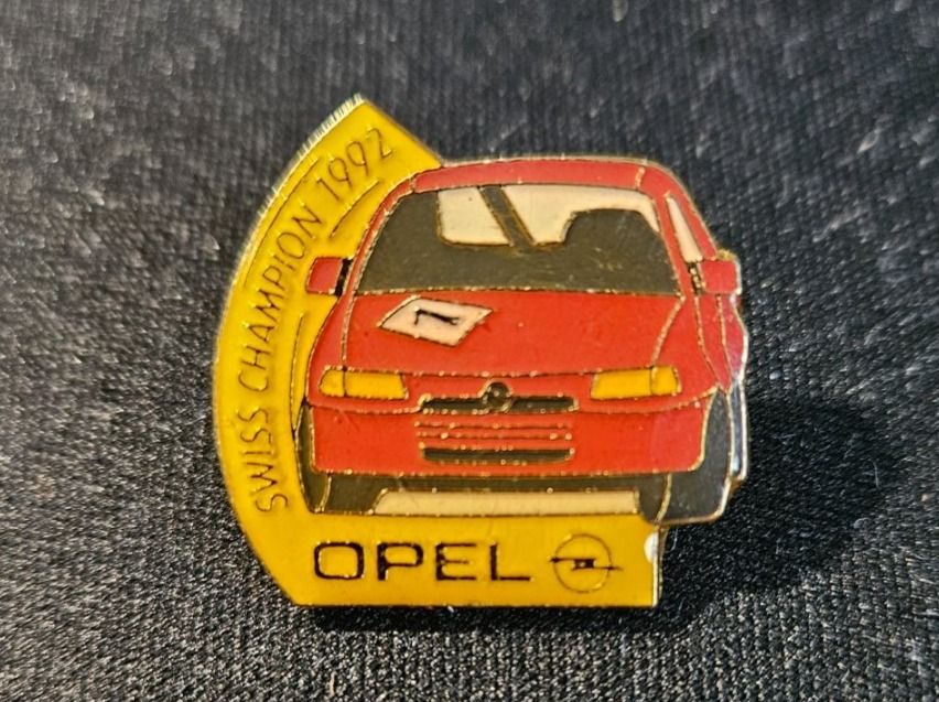 Opel Placchette & Badge: Pin Opel – Usato da Bern venduto da Respirit 3