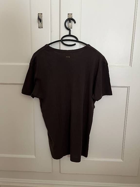 Hugo Boss T-shirt: T-Shirt BOSS mit Print – Usato da Zürich venduto da nic_l9gv 2