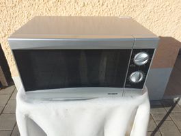 Mikrowelle Trisa Typ 7648.46 silber guter Zustand 700W