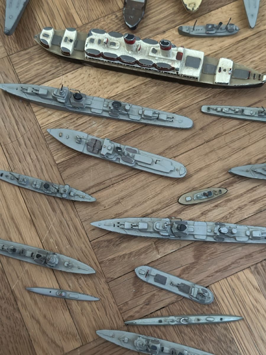 Wiking Modellbausätze & Standmodelle: 50+ Schiffsmodelle Konvolut WIKING, Passagierschiffe & Krieg – Gebraucht aus Zürich von cla_sgm7 4