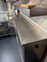 Tellerwärmer mit Wärmebank