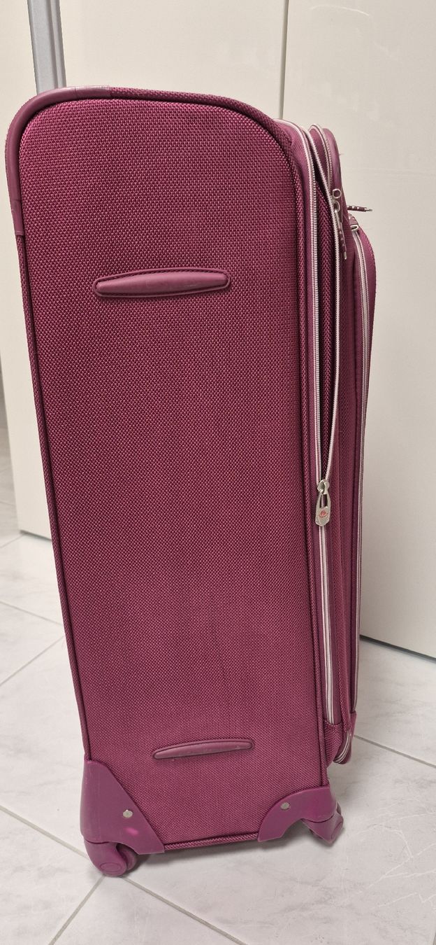 Valises de voyage: Reisekoffer Olympia violett  – D'occasion à Wettingen par allebasj61 1