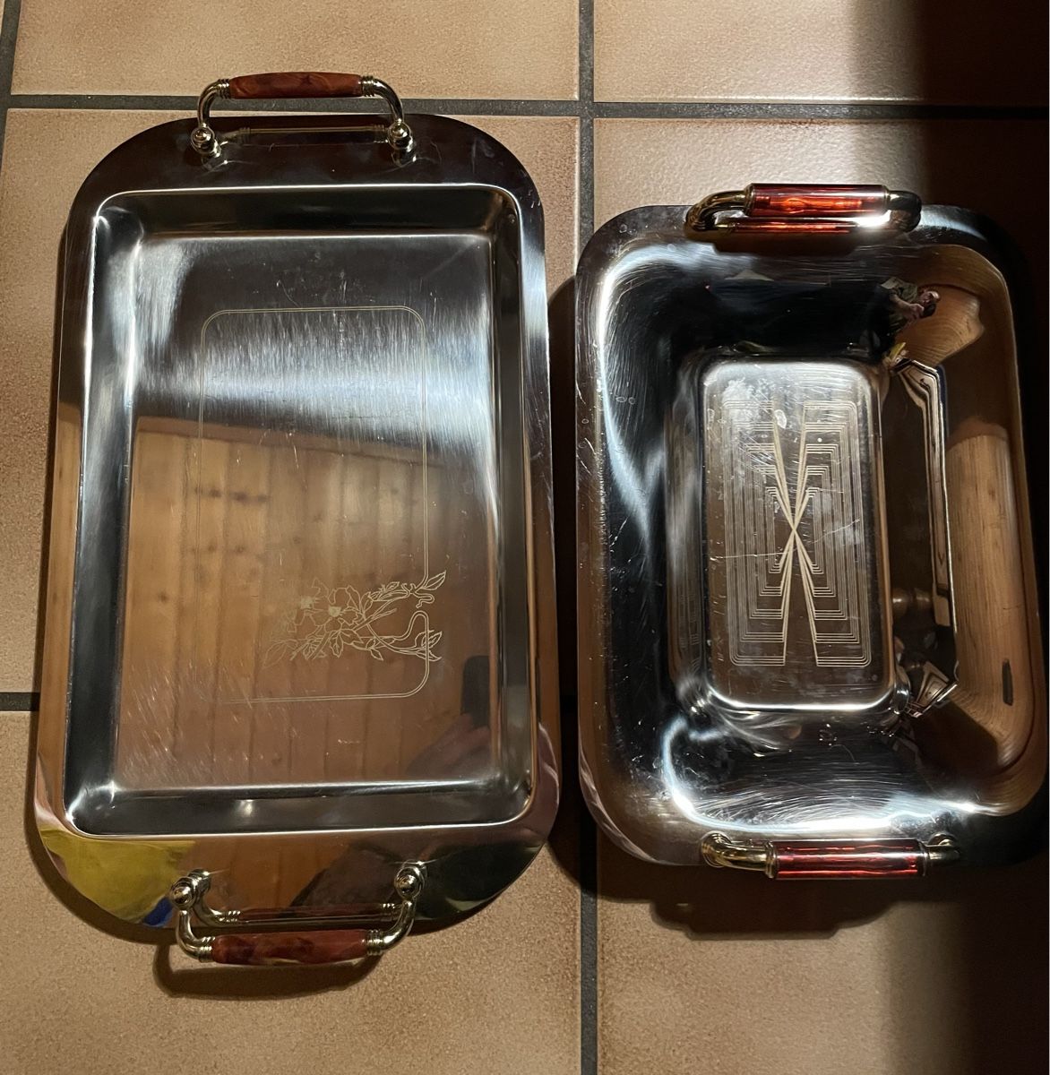 Wände & Decken: 2x Plateaux élégants vintage avec poignées – Gebraucht aus Oron-la-Ville von W.XIX