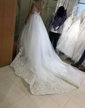 Milla Nova Brautkleid Gr. 40 ungetragen Neupreis 2.000