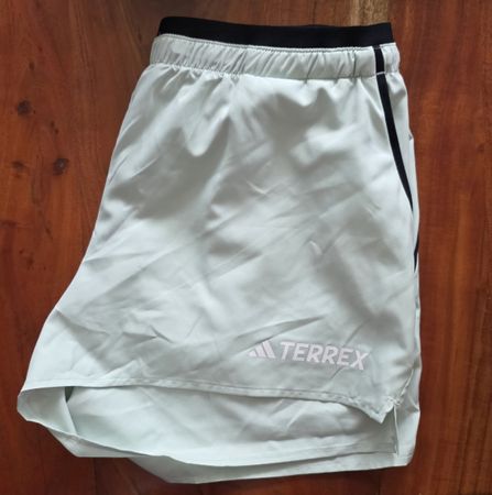 Adidas Terrex Laufshorts mintgrün Grösse S