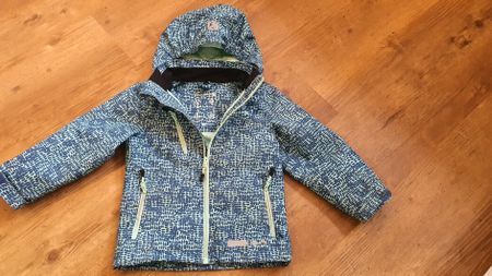 Wind/Regenjacke in grösse 104