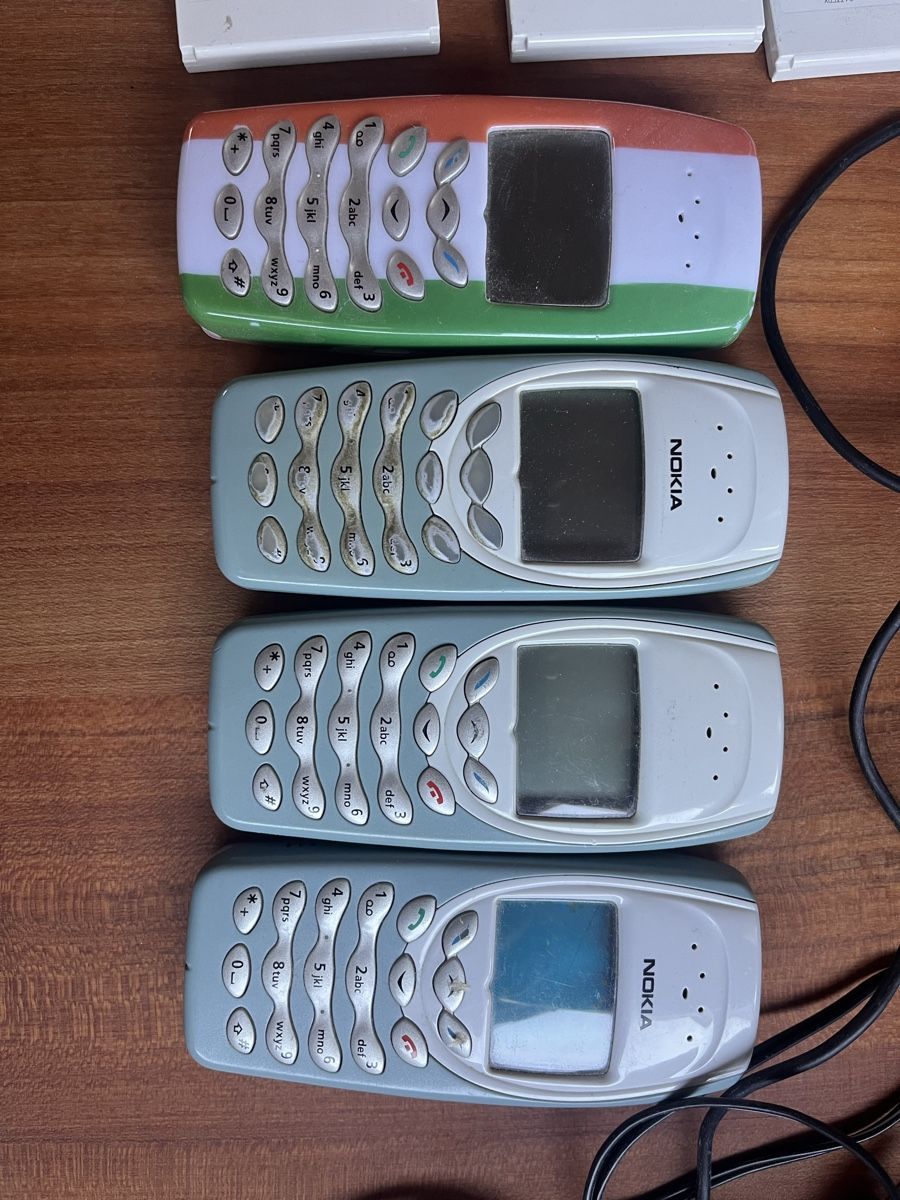 Nokia Handys / Smartphones: Nokia 3310 Sammlung - 4 Stück, mit Ladegerät & Akkus – Defekt aus Kienberg von sand70 1