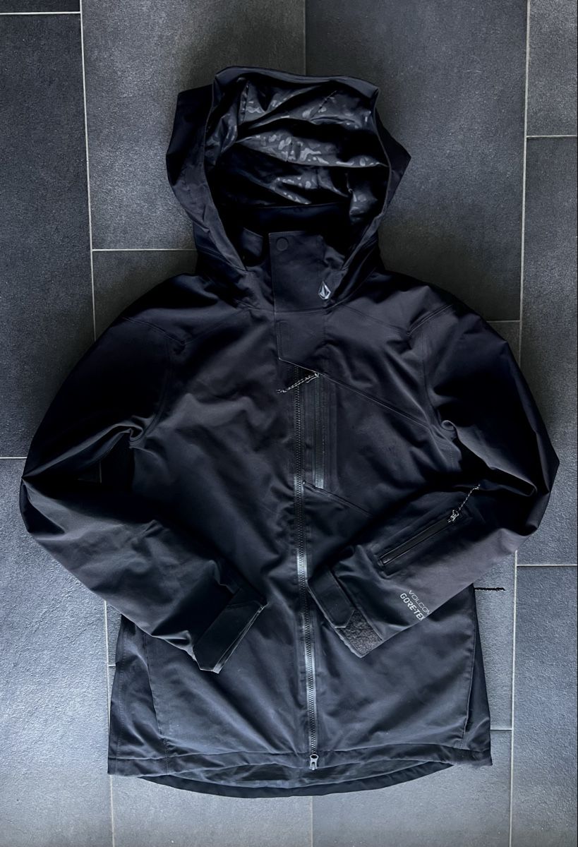 Volcom Jacken: Volcom Gore-Tex Jacke schwarz Grösse M – Gebraucht aus Wil / ZH von Fellow16