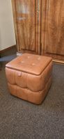 Vintage Kunstleder Hocker mit Fach zum Dinge versorgen.